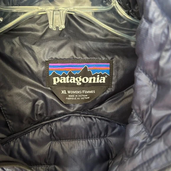 Patagonia Worn Wear
Women's XL Micro Puff Hoody Navy Blue - Picture 3 of 5
